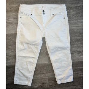 New York & Company Womens Size 6 White Denim Cuffed Cropped Jeans